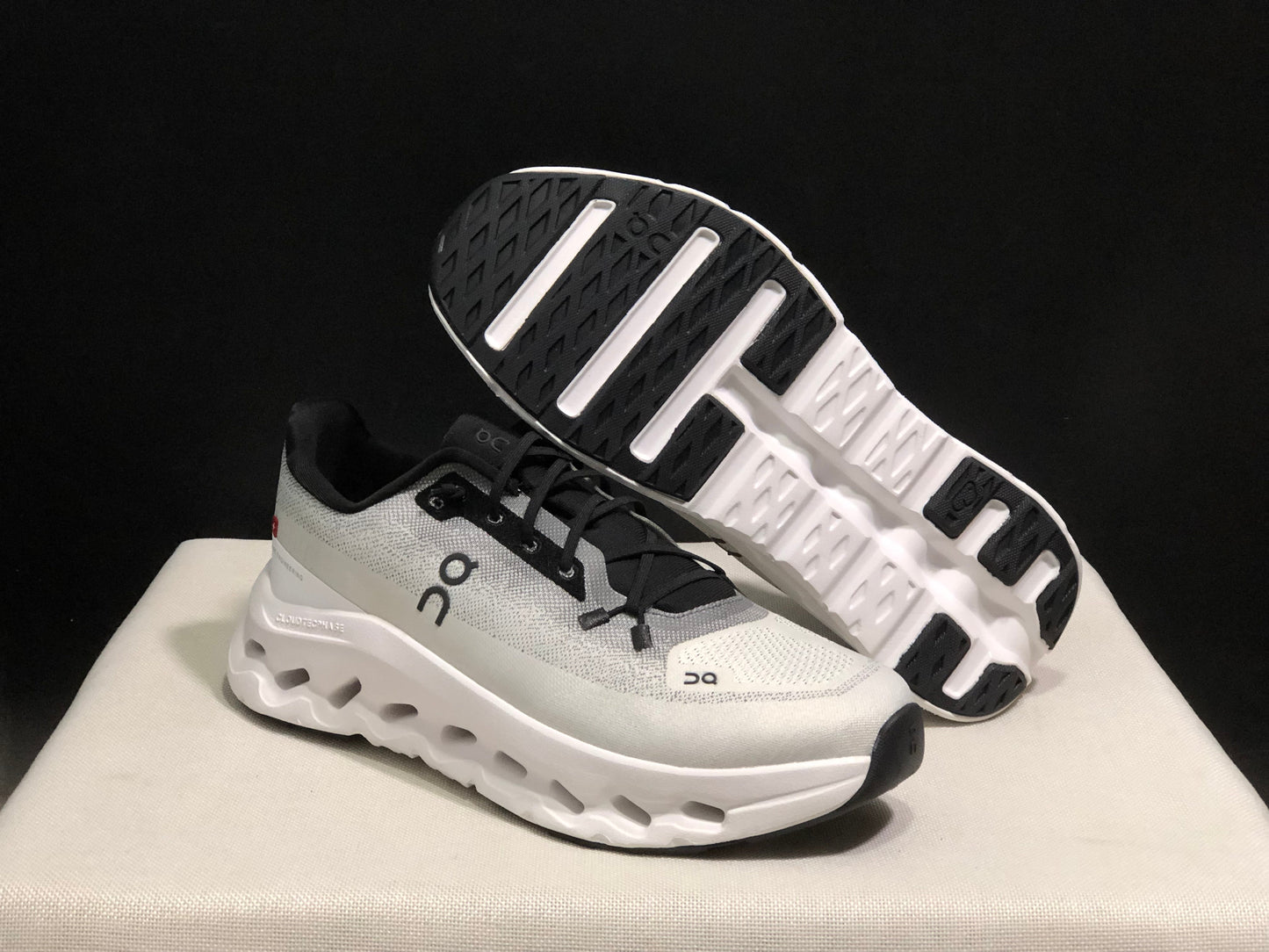 On Cloudtilt "Ivory"