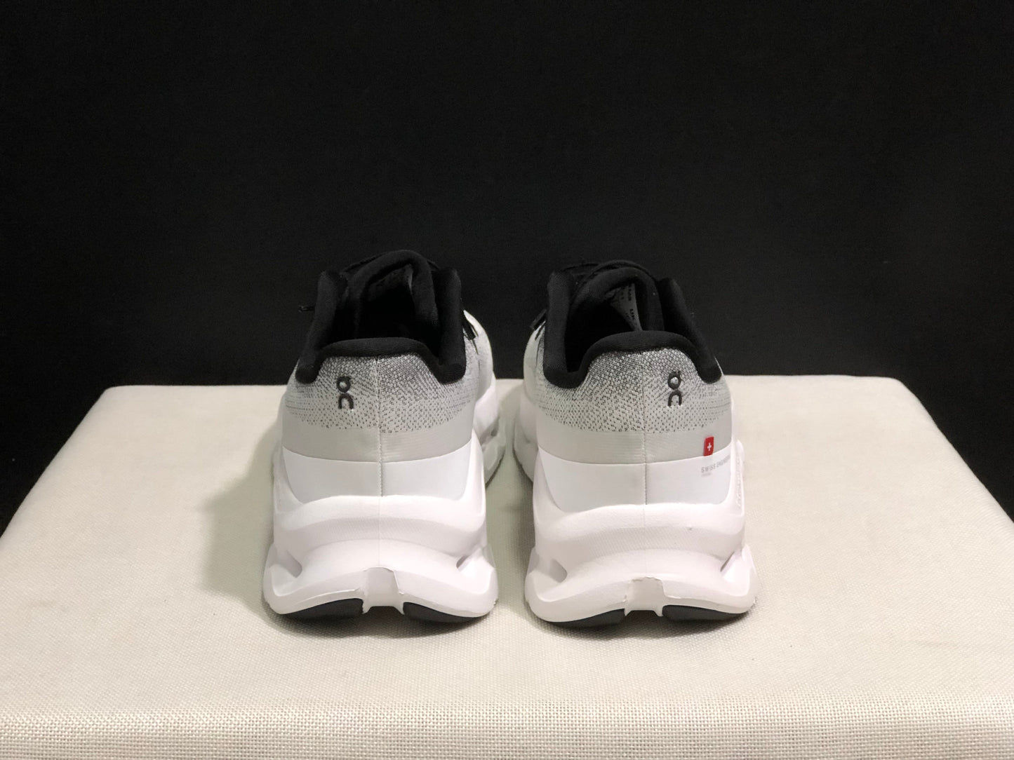 On Cloudtilt "Ivory"