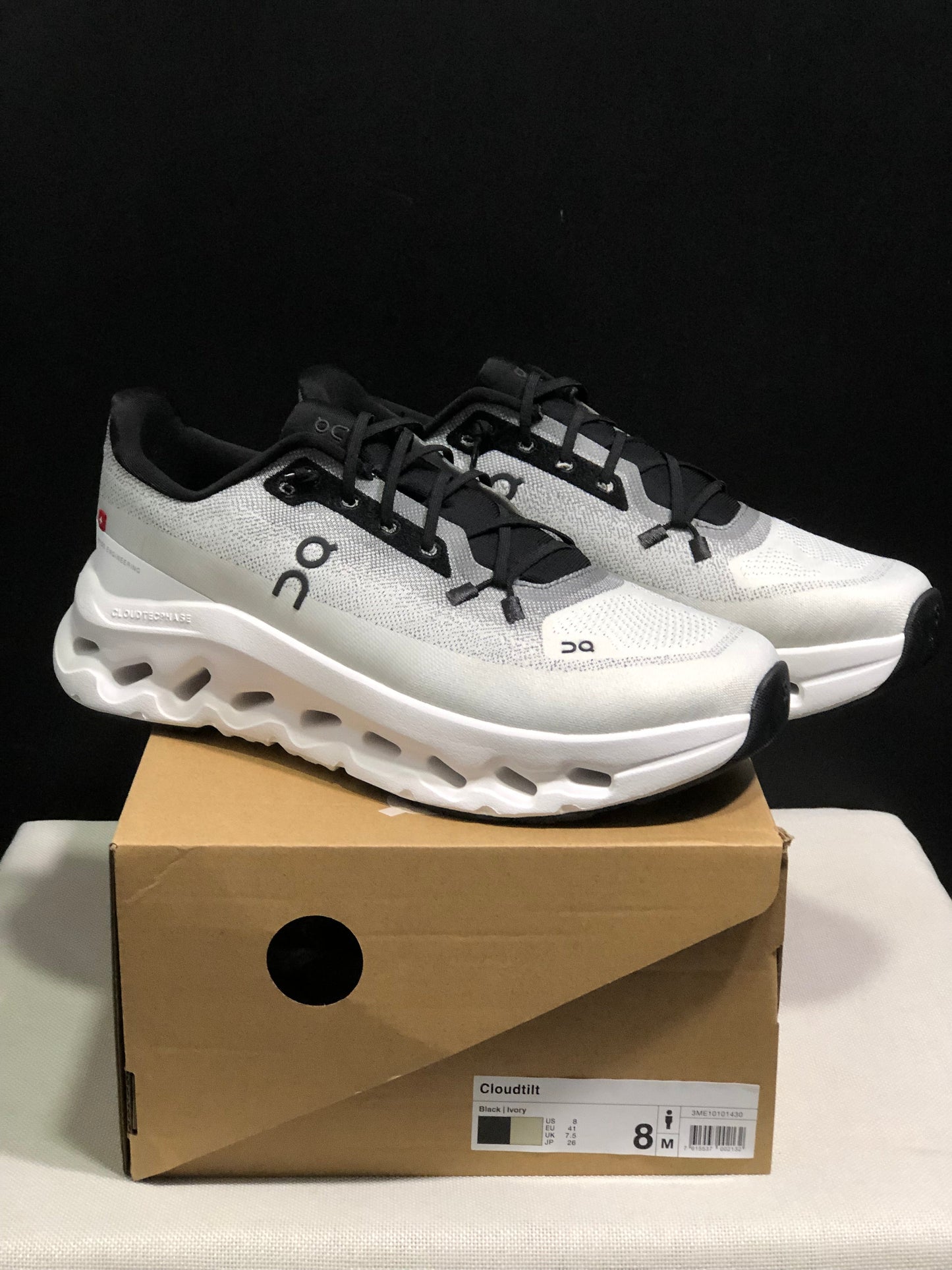 On Cloudtilt "Ivory"